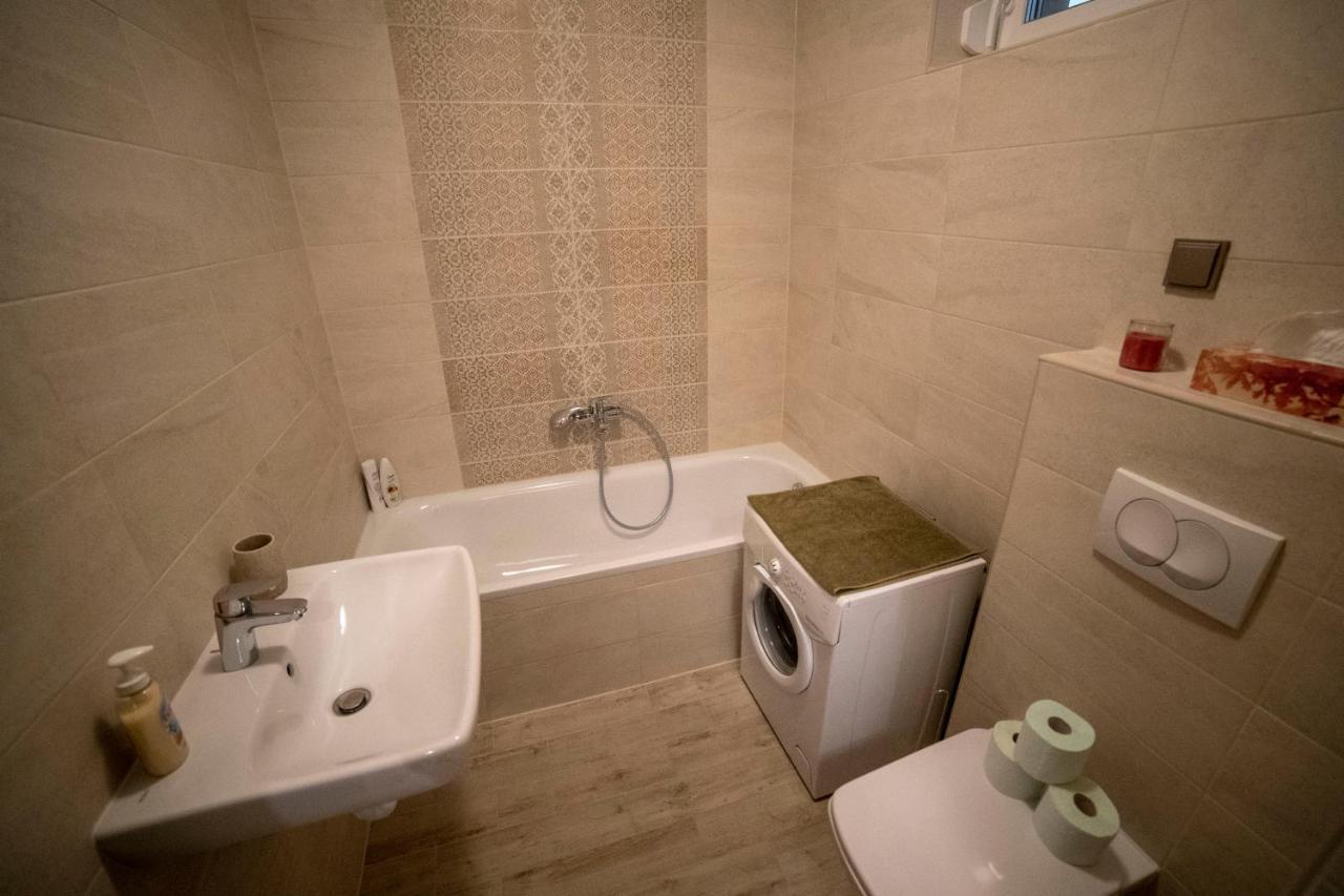 בודפשט Sasadpark'S New Apartment In The West Part Of Buda מראה חיצוני תמונה